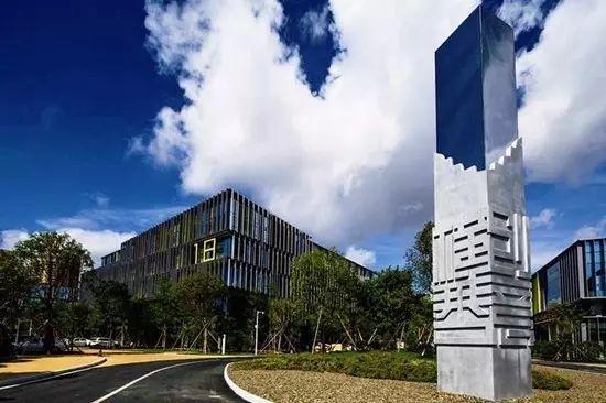 邁向未來，2025新澳門正版掛牌的機遇與挑戰(zhàn)，澳門正版掛牌邁向未來，機遇與挑戰(zhàn)并存（2025展望）