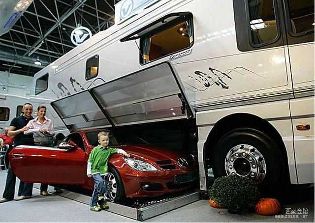 探索未來，2025新澳門正版免費資本車的時代來臨，2025新澳門正版免費資本車時代，探索未來的機遇與挑戰(zhàn)